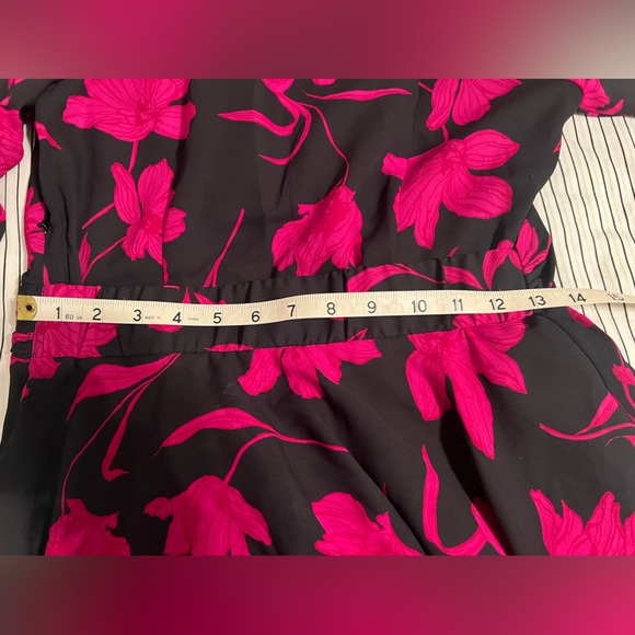 NWT Banana Republic 6P dress, black and pink floral - Picture 8 of 8